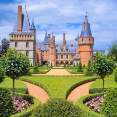 Magnifique château et jardins à la française, idéal pour visiter le centre de la France.