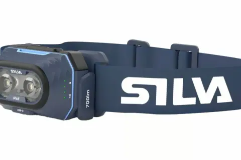 Lampe frontale Silva 700lm, idéale pour une excellente distance d'éclairage lors de vos aventures nocturnes.
