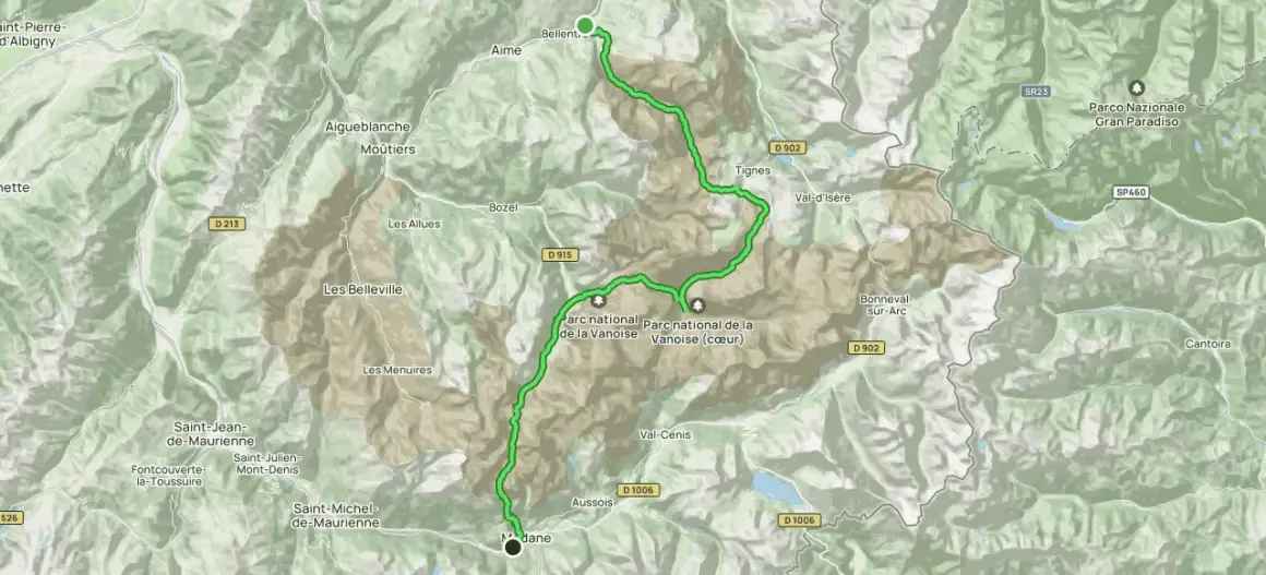 Carte d'une traversée de la Vanoise, montrant la route verte traversant le parc national, de Modane à Bellent.