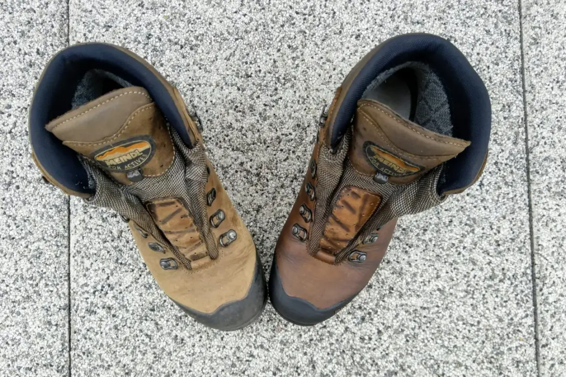 Paire de chaussures de randonnée Meindl, prêtes à laver pour de nouvelles aventures.