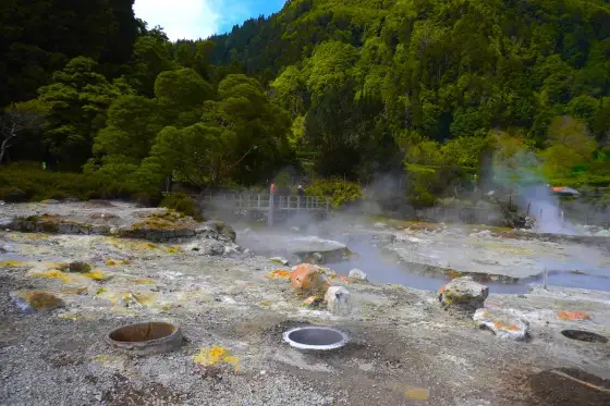 Que voir à Furnas aux Açores ? Bains, randonnées et cozido